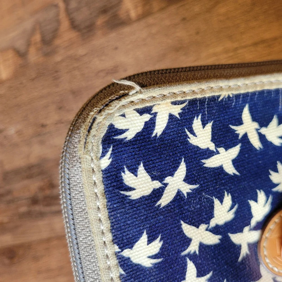 Fossil Zip Around Wristlet - Retired Bird Print - Picture 6 of 6